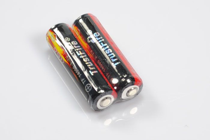 TrustFire 14500 Rechargeable Li-ion Battery 900mAh High Capacity Eco-Friendly Versatile Battery Pair