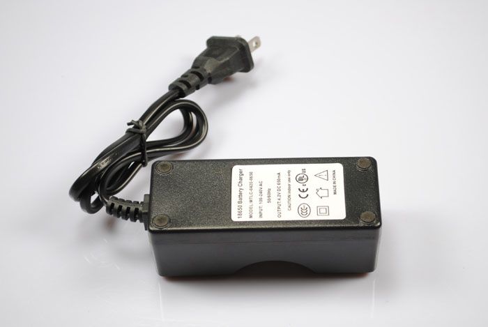 Single 18650 Rechargeable UltraFire Charger Safe Efficient Compact Lightweight Battery Charger Tech Enthusiasts